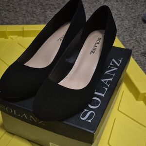 Solanz Black Women's Wedge Pumps
